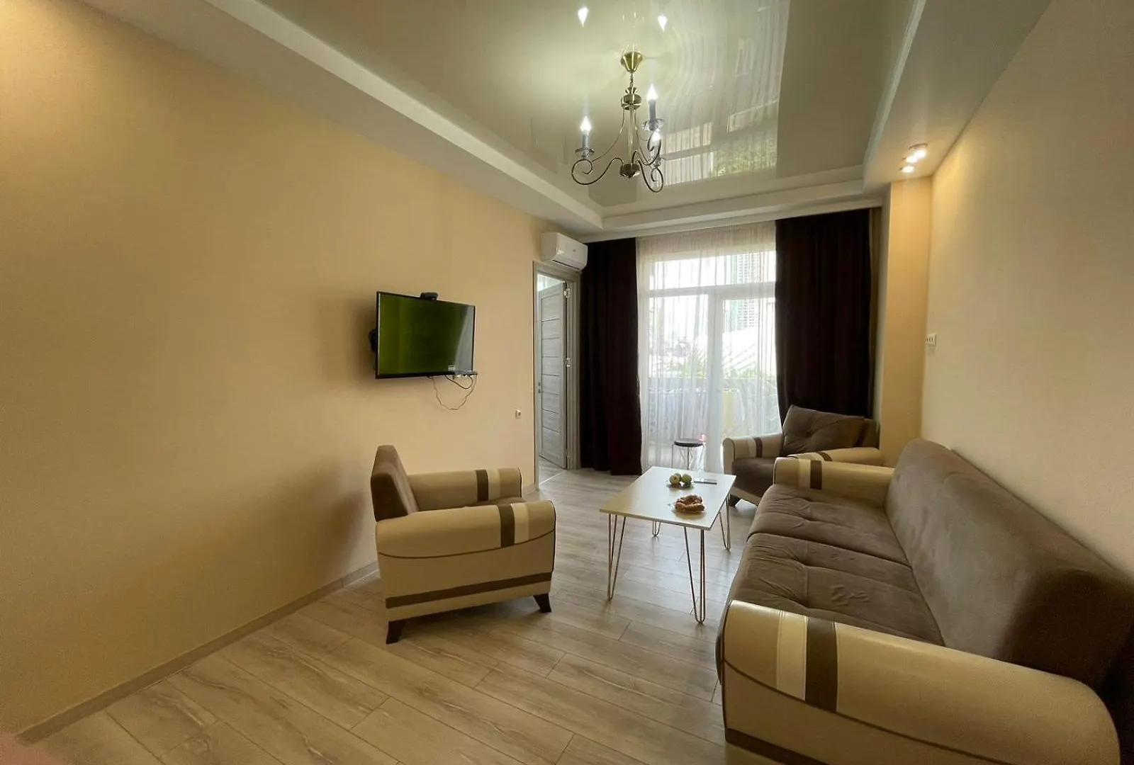 Cozy Flat Close To The Beach 바투미