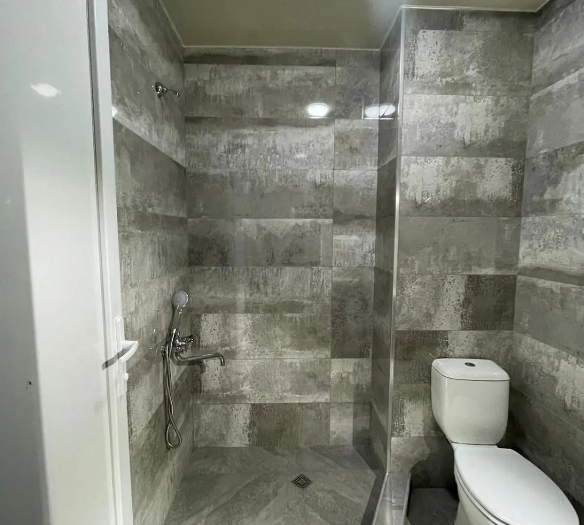 Cozy Flat Close To The Beach 바투미
